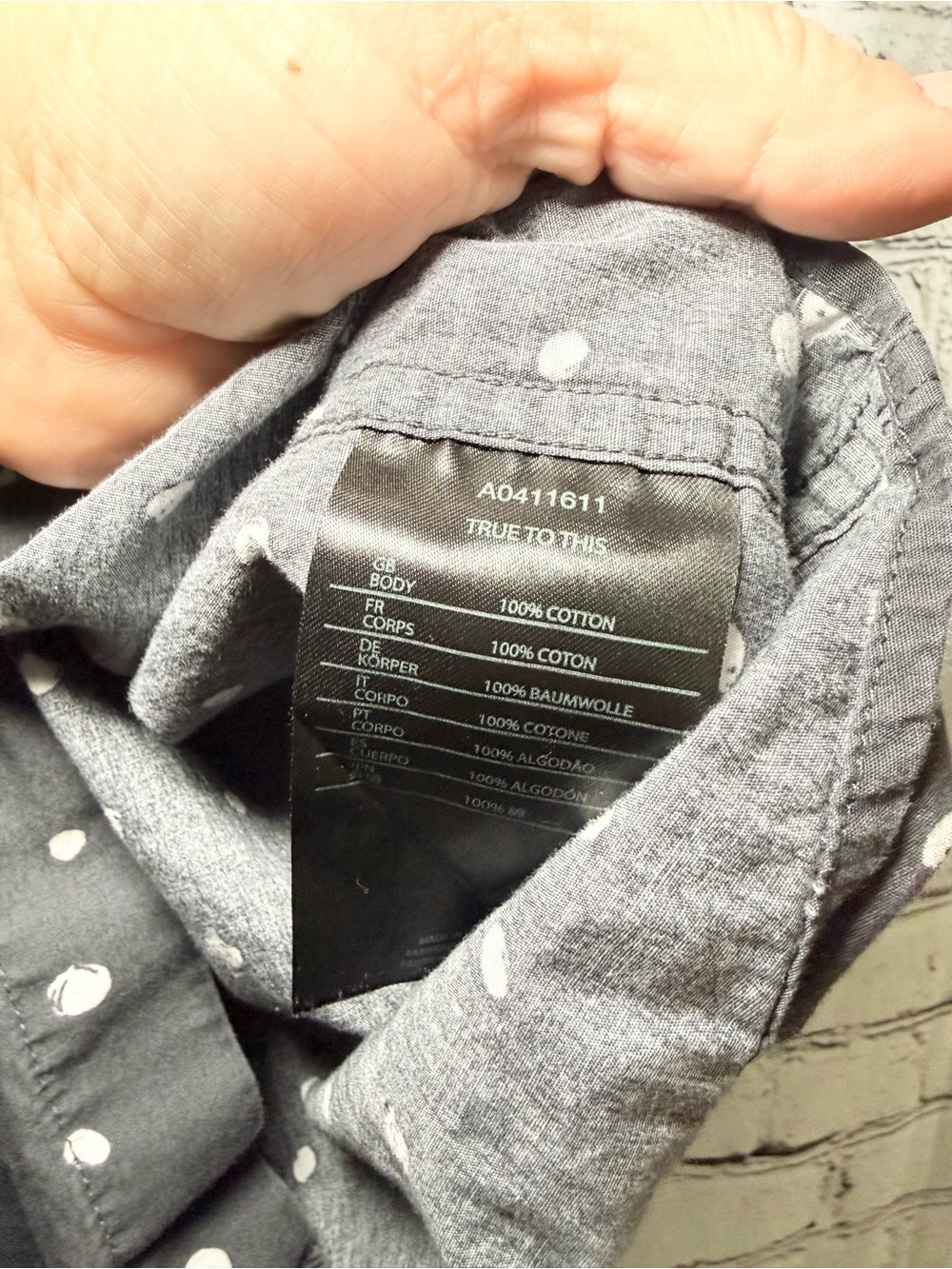 Volcom. Men’s button down. Size L - Picture 4 of 4